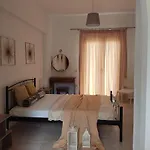 Roza\'S Home And Studios