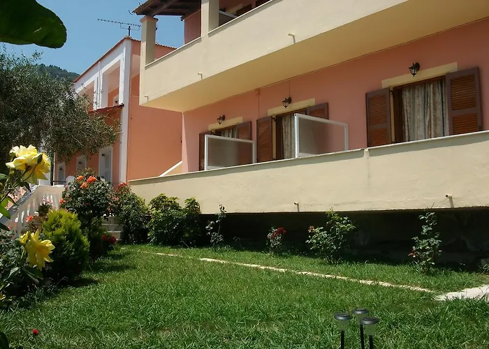 Roza\'S Home And Studios