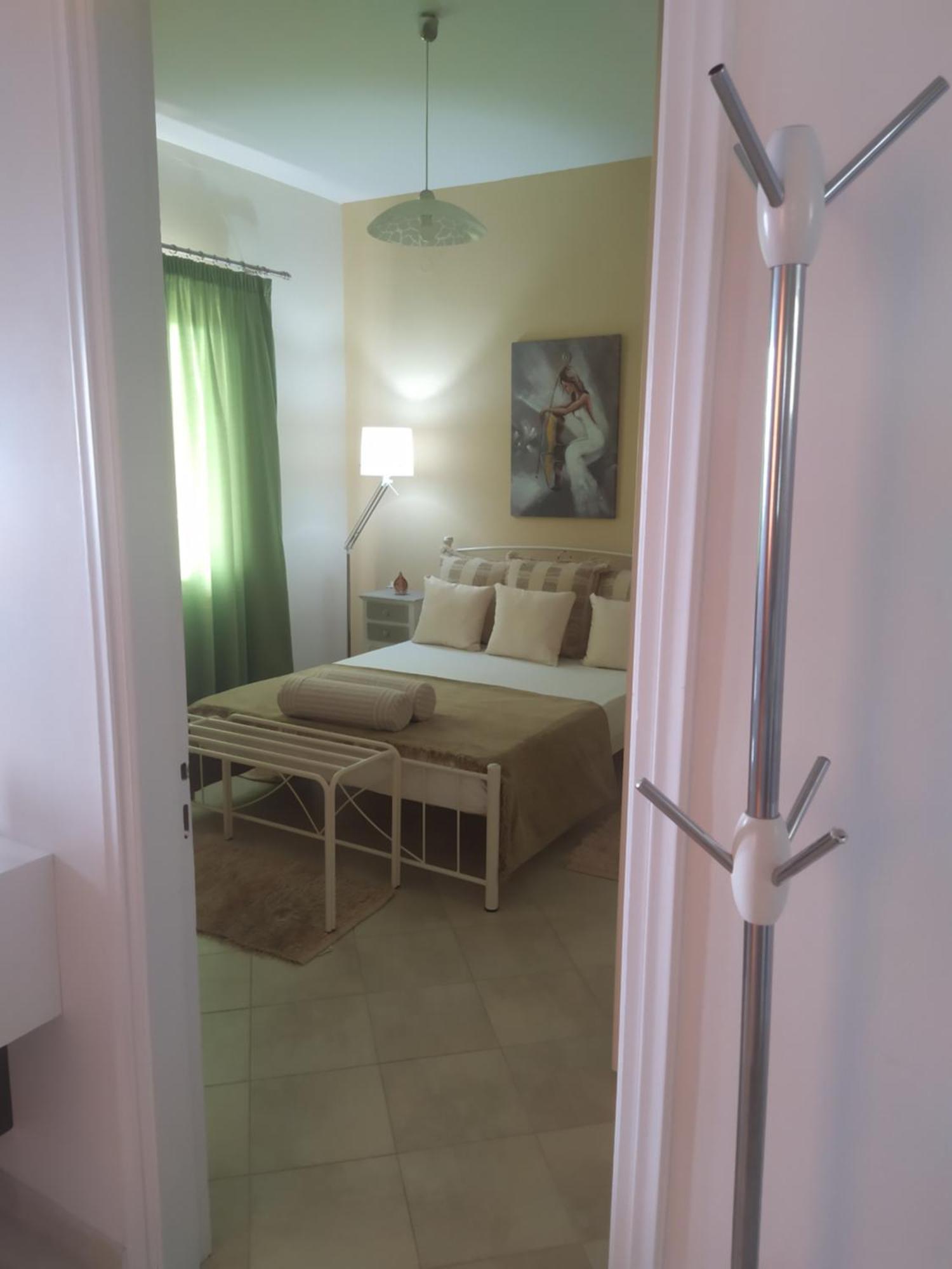 Apartment Roza's And Benitses (Corfu)