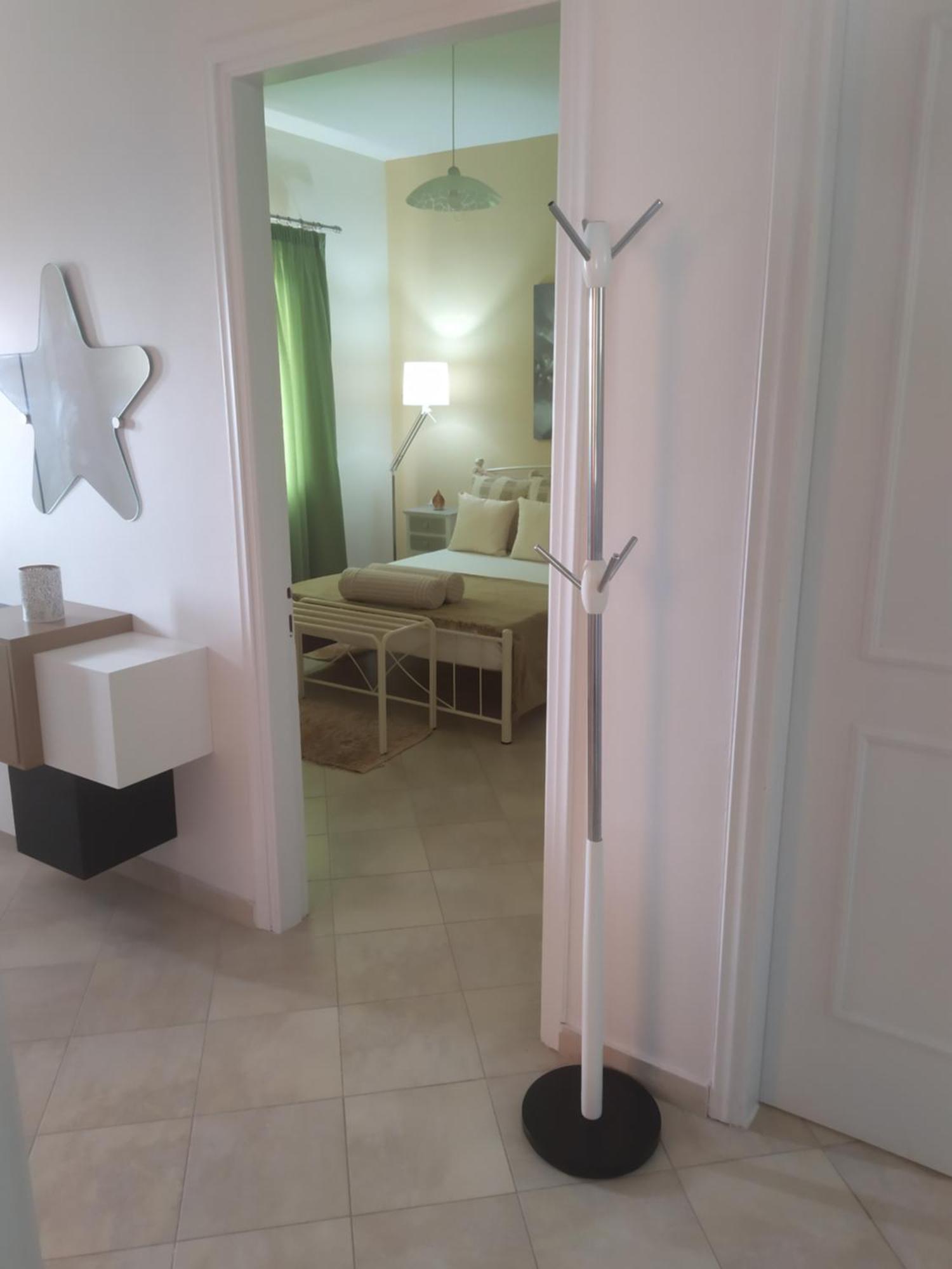 Roza's And Apartment Benitses (Corfu)