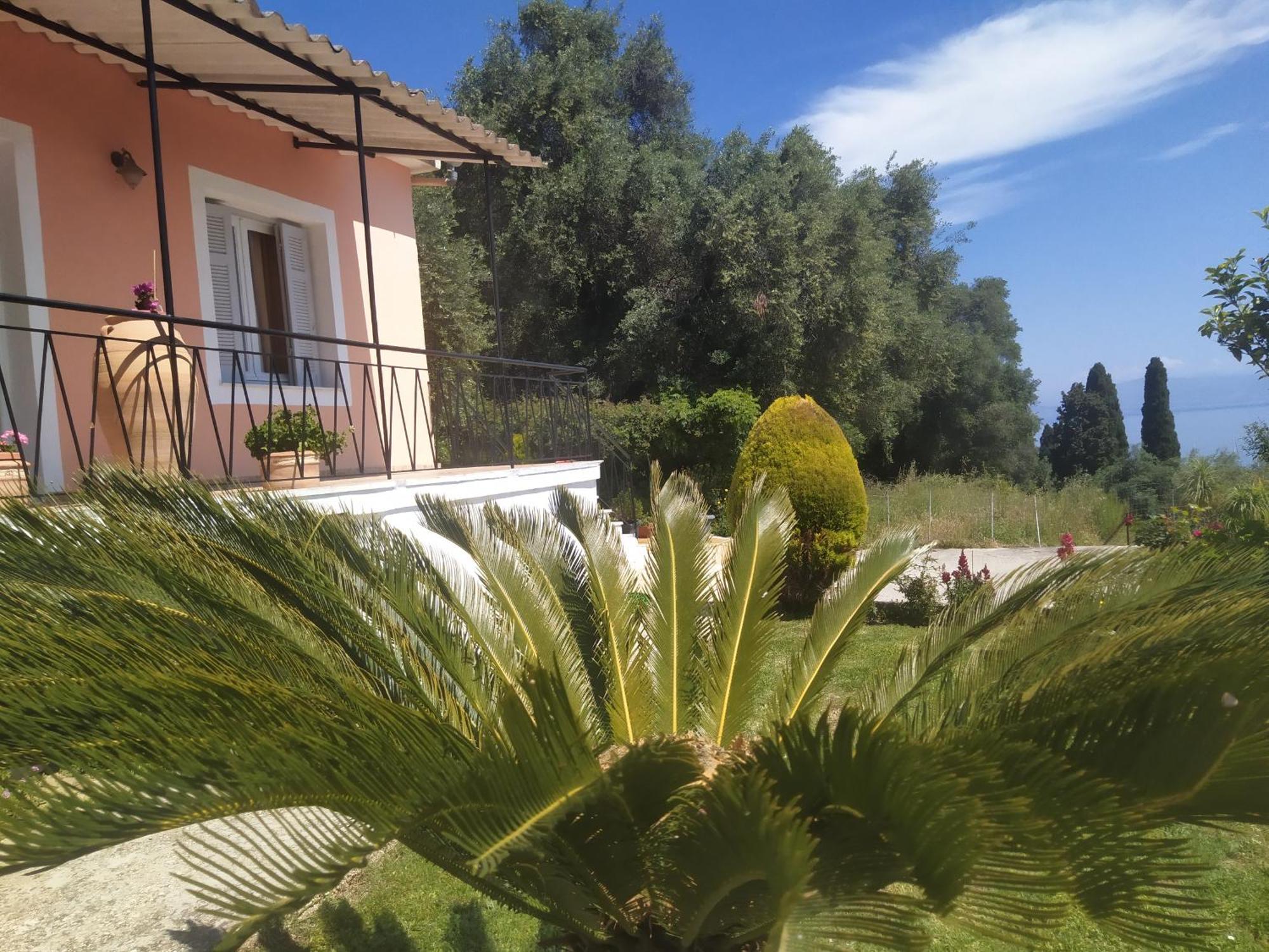 Apartment Roza's And Benitses (Corfu)