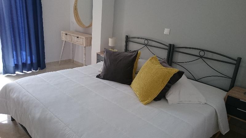Roza's And Apartment Benitses (Corfu)