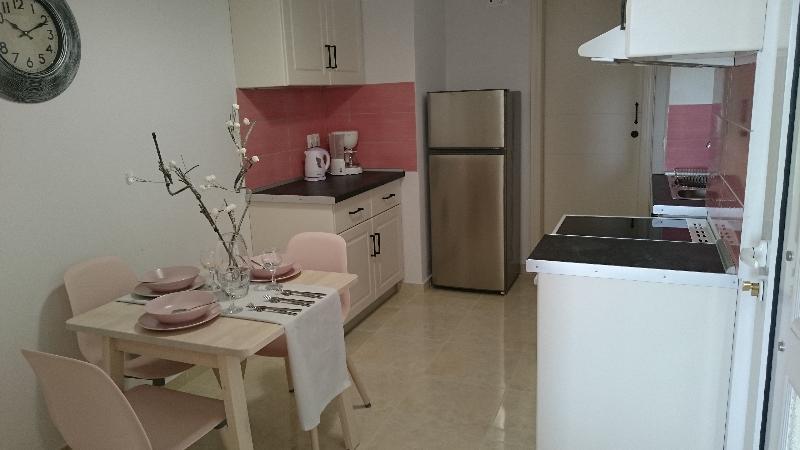 Roza's And Apartment