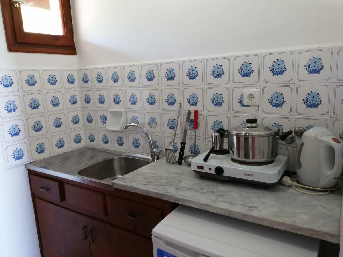 Roza's And Apartment Benitses (Corfu)
